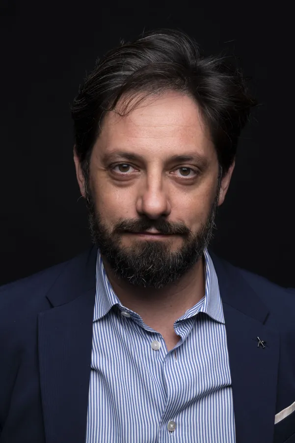 Antonino Polimeni, ritratto su fondo nero