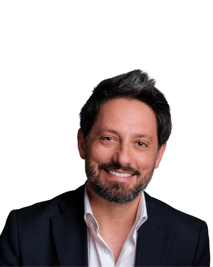 Antonino Polimeni, ritratto scontornato su fondo trasparente